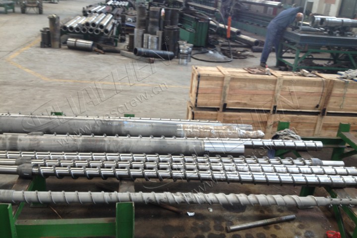 damge on screw barrel of extruder 720X480